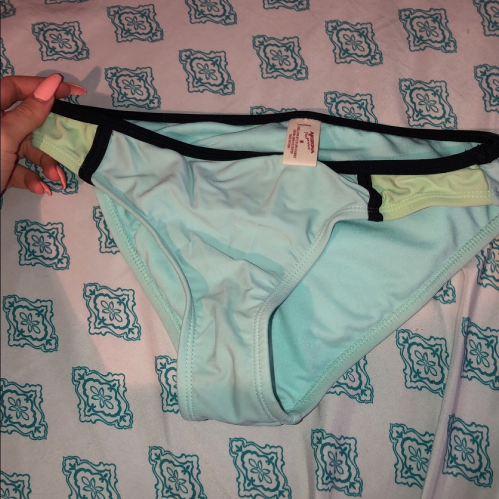 Bathing suit - Picture 2 of 4